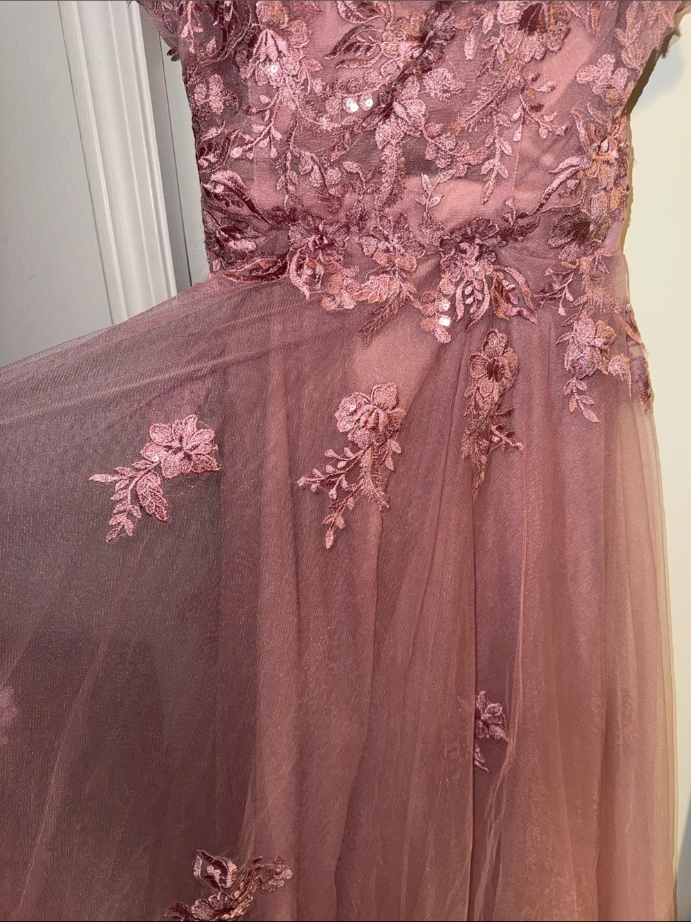 Mauve Lace Appliqué Tulle Evening Dress - Picture 5 of 14